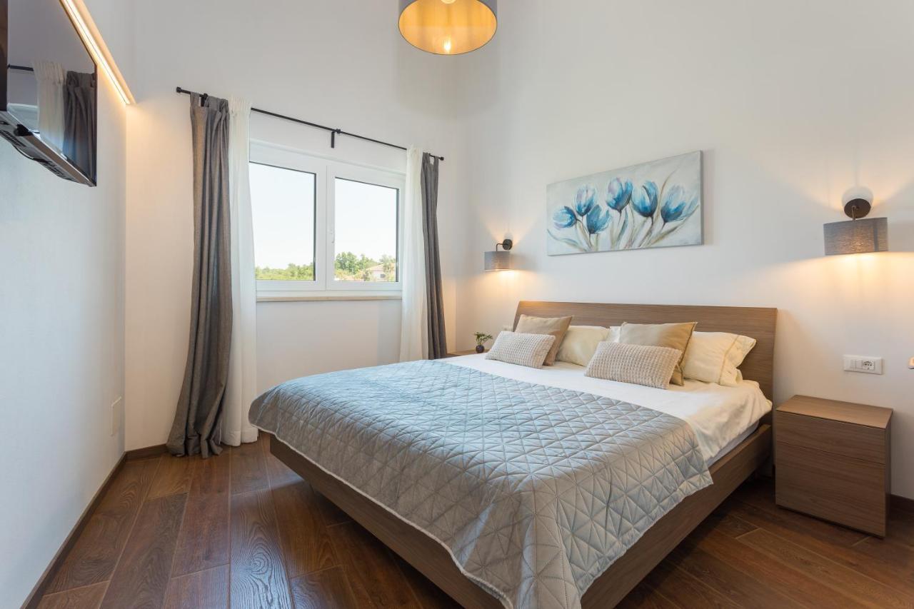 Vrznaveri Villa Leonardo מראה חיצוני תמונה